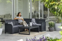 Brico Loungesets-Keter Hoekbank Loungeset Rosalie + Tuintafel Lyon