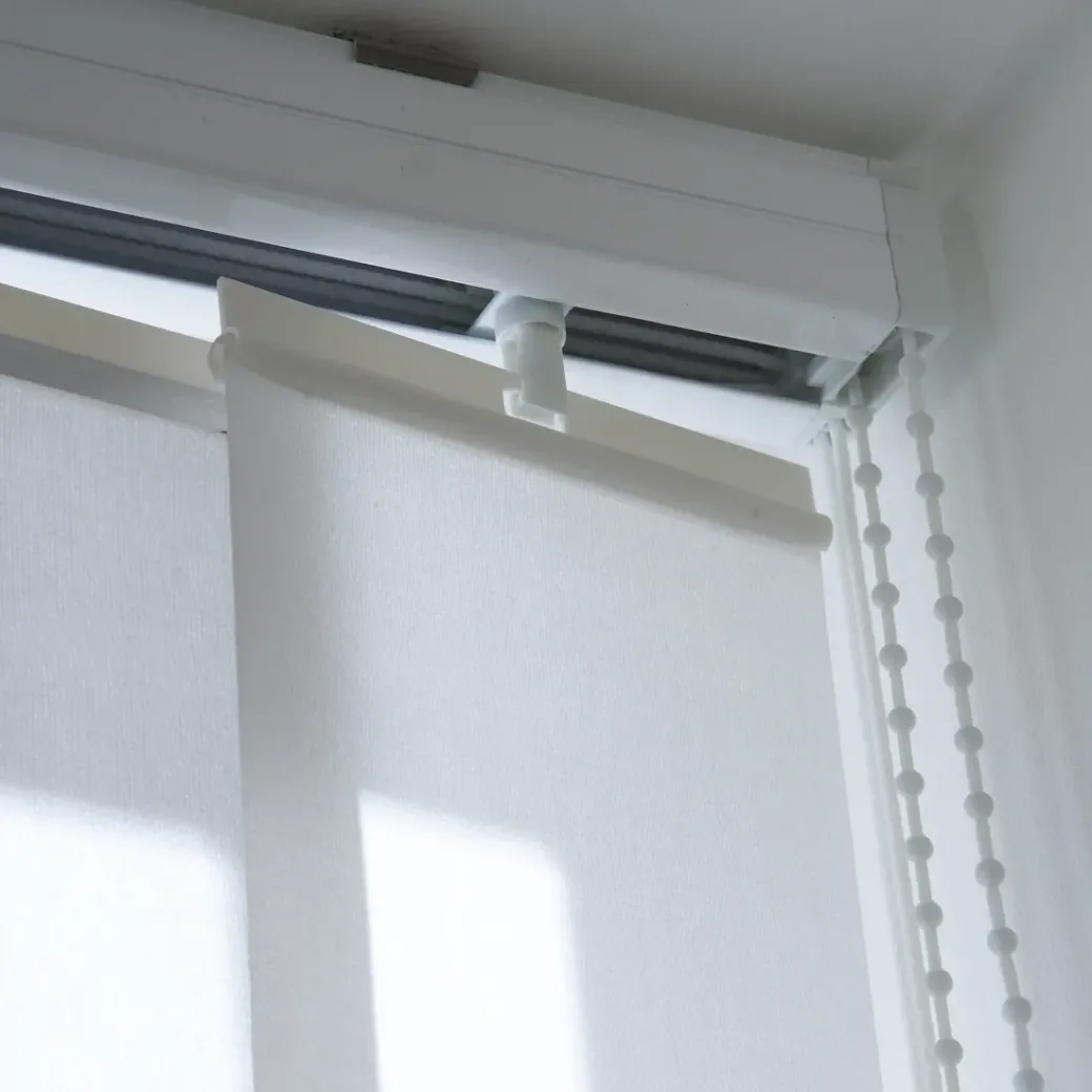 Brico Lamellen-Madeco 3051 Verticale Lamellen 5 Stuks Wit 8,9 X 260 Cm + Rail 150 Cm