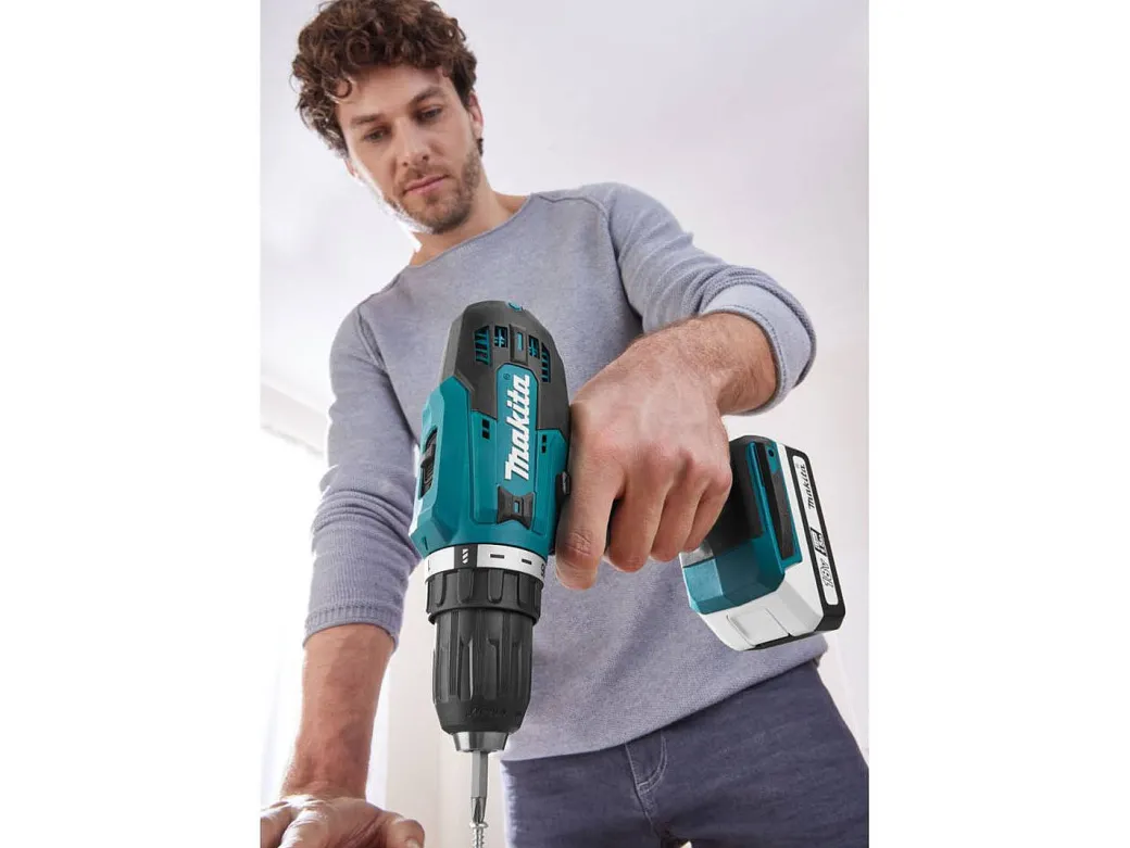 Makita Accuboormachine + Decoupeerzaag Dk18928Ax1 18V (2 Accu'S)|Brico Hot