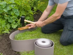 Brico Opsluitbanden & Boordstenen-Nature Tuinborder Pe Taupe 3Mm - H15Cmx10M